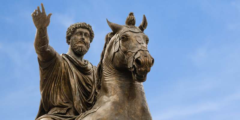 Een standbeeld van de Romeinse keizer Marcus Aurelius te paard.